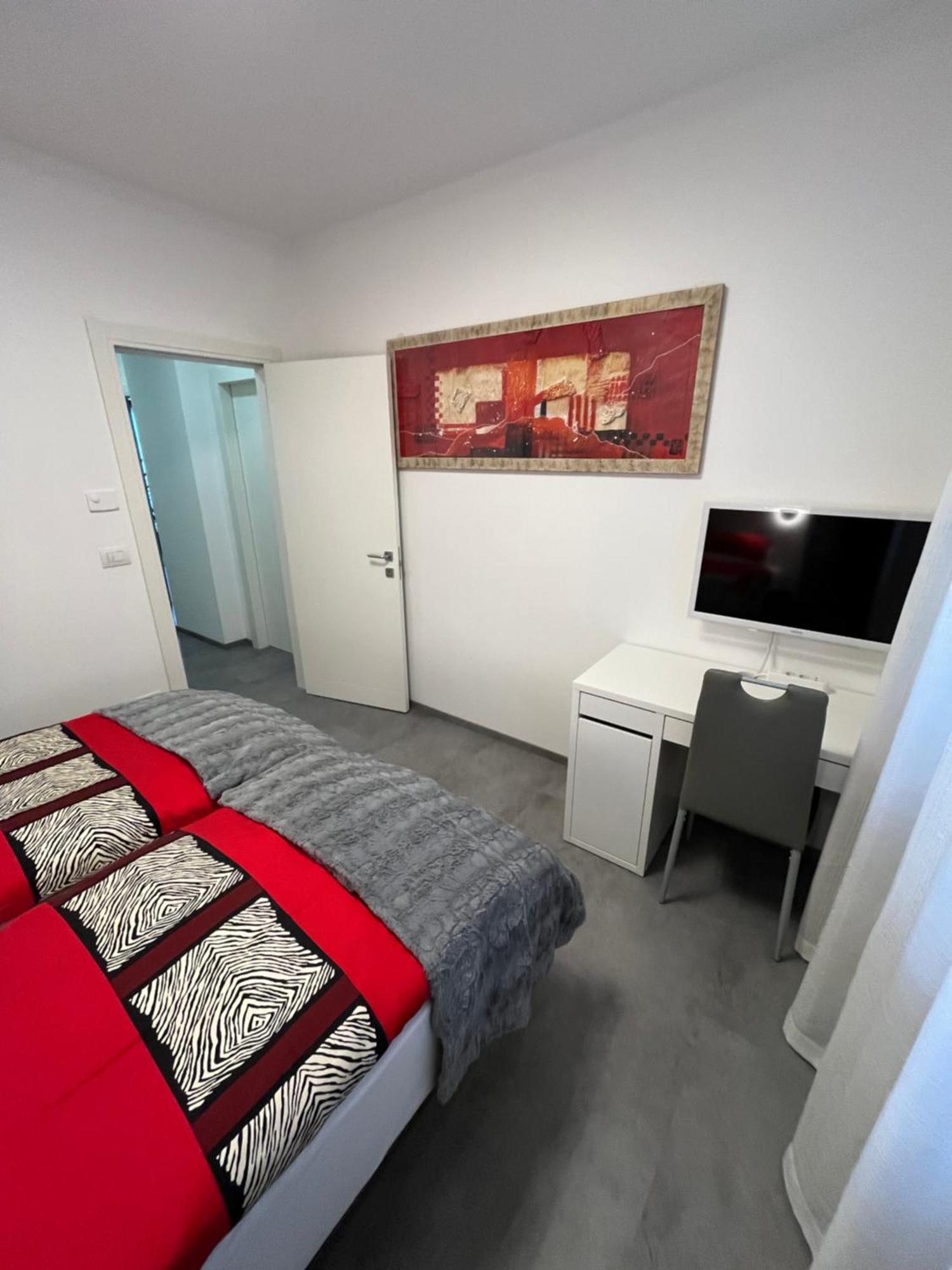 B&B Alessandro Private Room & Bathroom In Shared Apartment Arco Eksteriør billede